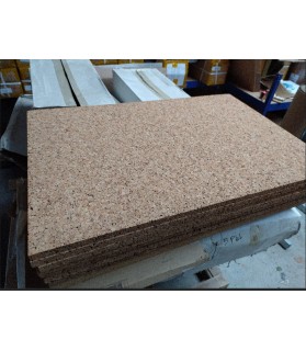 Fin de série . Liège haute densité gros grains ( 240 kg/m3). Format 93 cm x 0.62 cm épaisseur 20 mm.